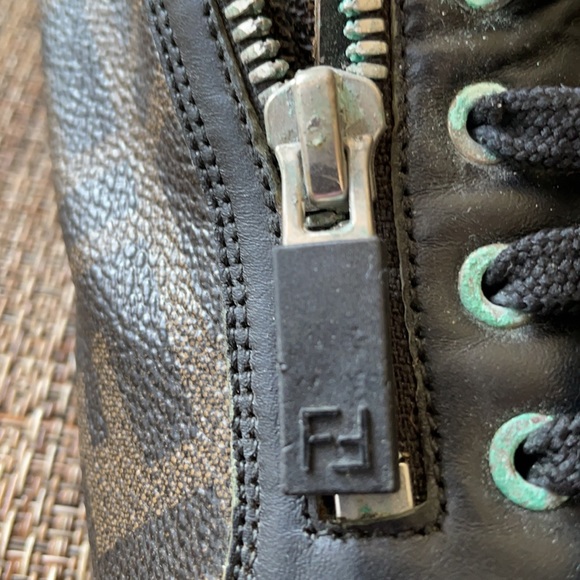 Men Shoes - Picture 14 of 14